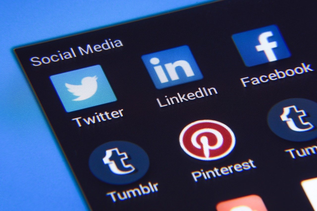 social media benefits of branding